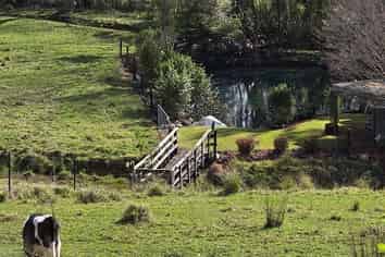 2 Long Road, Waitakere
