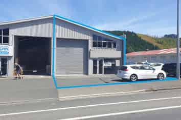 Superior Warehouse - 393m2