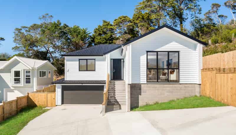 36 Awanui Road, Red Beach