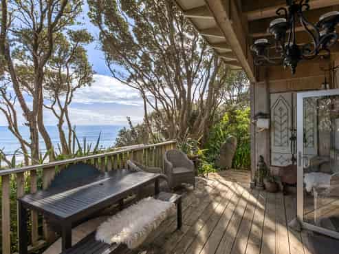 Cabin 47/30 Beach Road, Waiiti