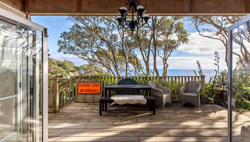 Cabin 47/30 Beach Road, Waiiti