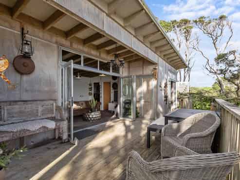 Cabin 47/30 Beach Road, Waiiti