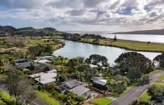 6A Pokohui Avenue, Raglan