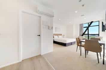 706&806/770A Great South Road, Manukau