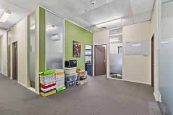 Versatile Fringe CBD Office – Dual Titles