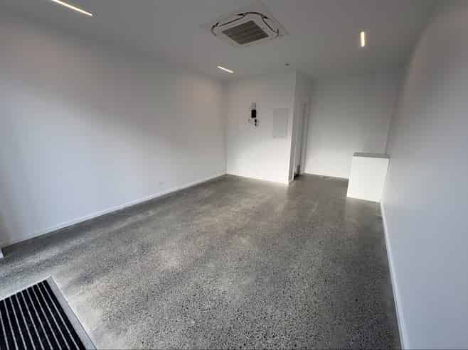 High exposure Waterview retail space