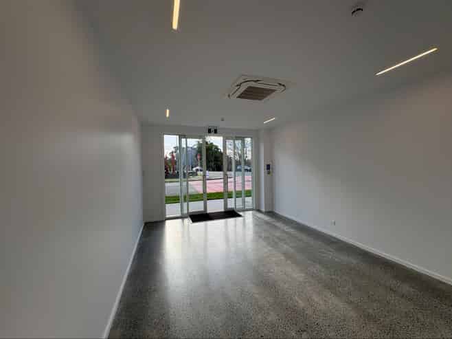 High exposure Waterview retail space