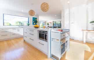 90 Gillies Crescent, Waimarama