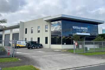 A-grade warehouse/office combo