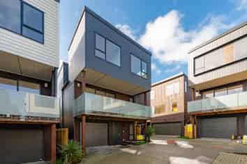 4/36 William Souter Street, Forrest Hill