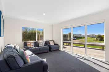 100 The Tee, Matarangi