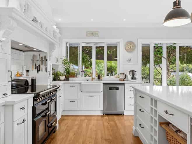 48 Lightband  Road, Brightwater