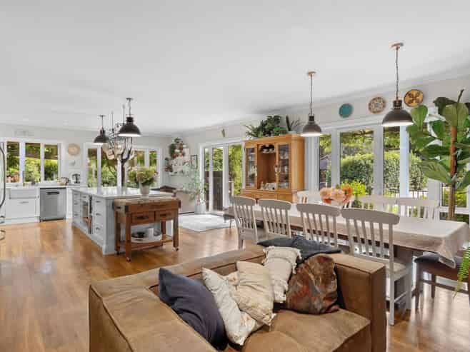 48 Lightband  Road, Brightwater