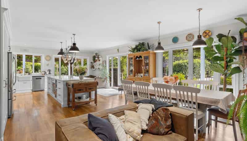 48 Lightband  Road, Brightwater