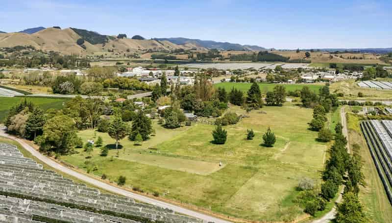 48 Lightband  Road, Brightwater