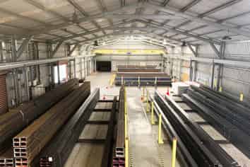 Large-Format Industrial | Chiller & 2,300m2 Yard
