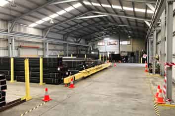 Large-Format Industrial | Chiller & 2,300m2 Yard