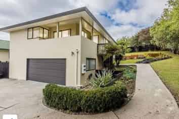 36 Hewlett Road, Massey