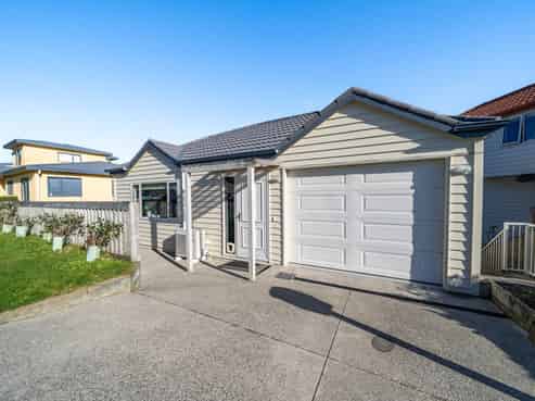 42a Landsdowne Terrace, Karori