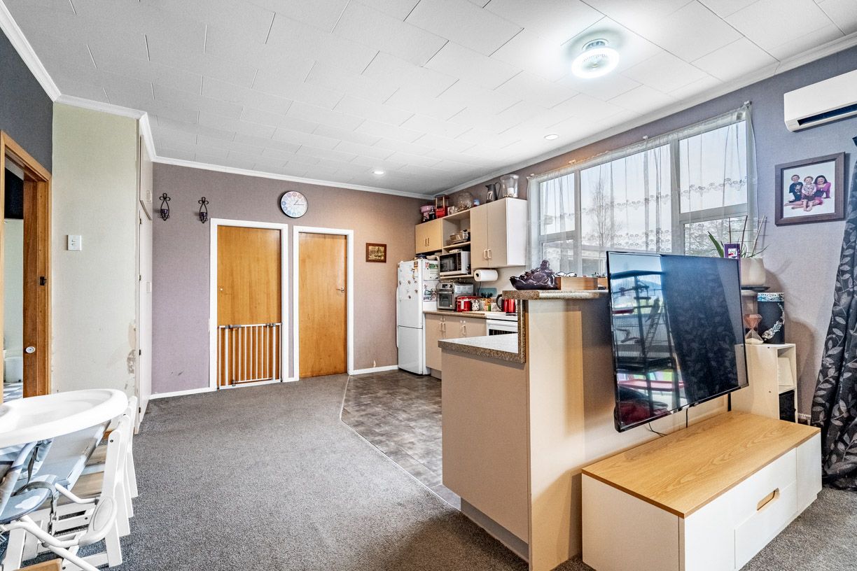 5 Bedroom Family Home! - Widok 4