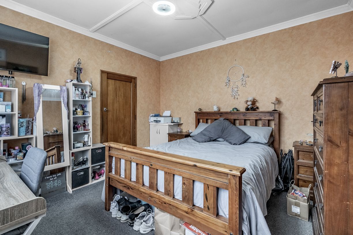 5 Bedroom Family Home! - Więcej