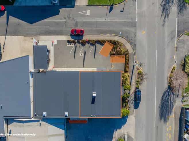 Showroom, Office & Warehouse in One