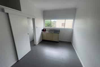 Character Retail Gem in Central Epsom