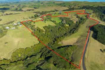 380 Gleeson Road, Pollok
