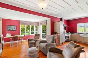 unit 1/2408 Awhitu Road, Waiuku
