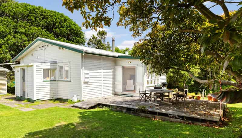 unit 1/2408 Awhitu Road, Waiuku