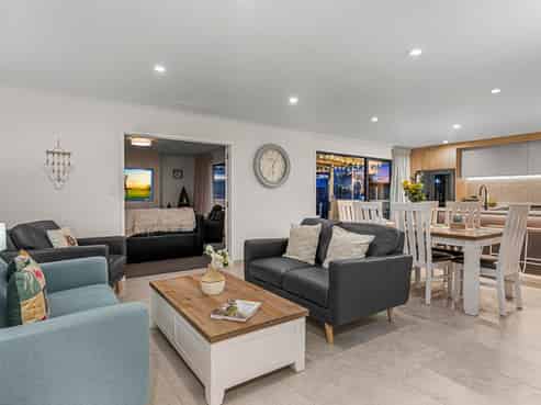 71 Pyle Road West, One Tree Point