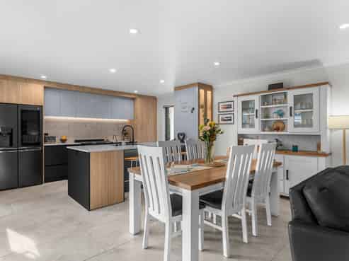 71 Pyle Road West, One Tree Point