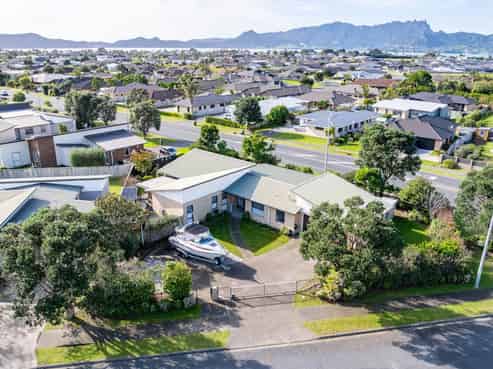 71 Pyle Road West, One Tree Point