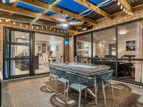 71 Pyle Road West, One Tree Point