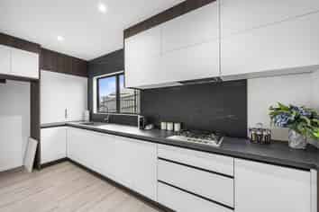 32 Tahuna Minhinnick Drive, Glenbrook