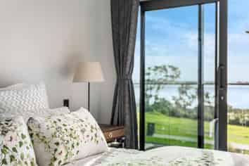 32 Tahuna Minhinnick Drive, Glenbrook