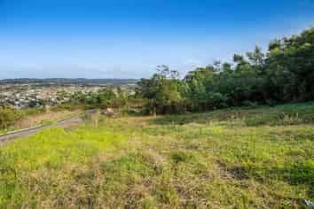6 Madeira Lane, Massey
