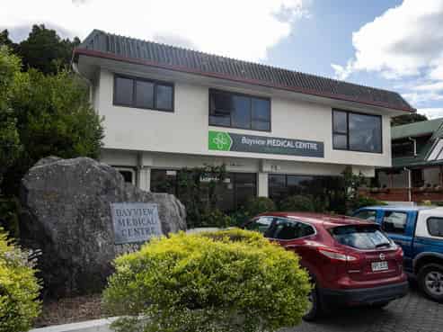 GROUND FLOOR ROOMS FOR LEASE
