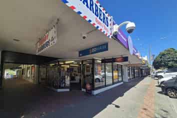 Retail Ready off Main Road – Just Move In