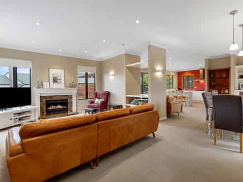 8 Sissinghurst Court, Bethlehem