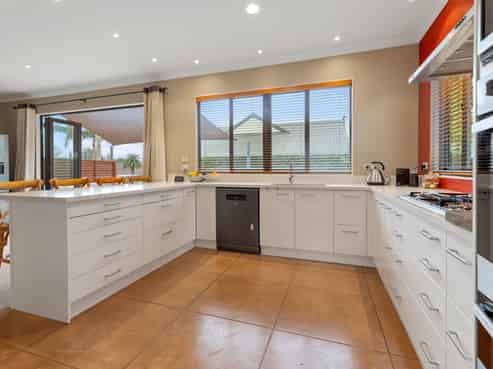8 Sissinghurst Court, Bethlehem