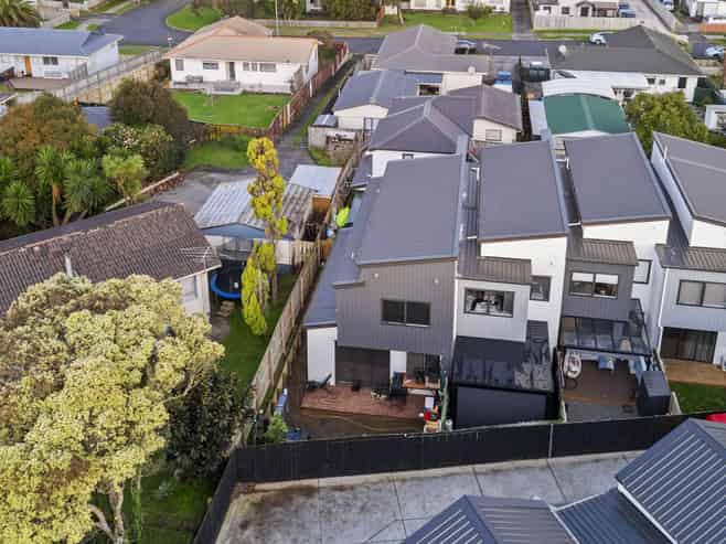 5/10 Becker Drive, Weymouth
