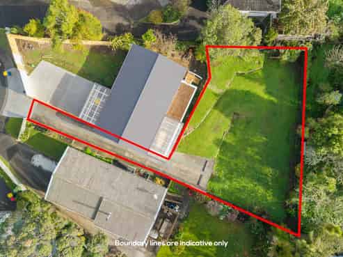 8A Surat Place, Glen Eden