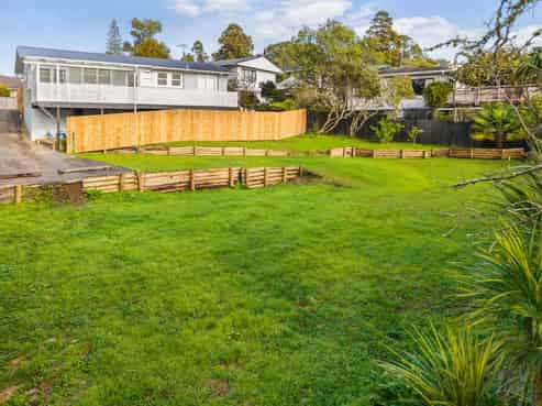 8A Surat Place, Glen Eden