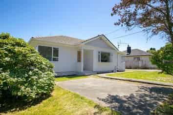 140 Main Road, Wainuiomata