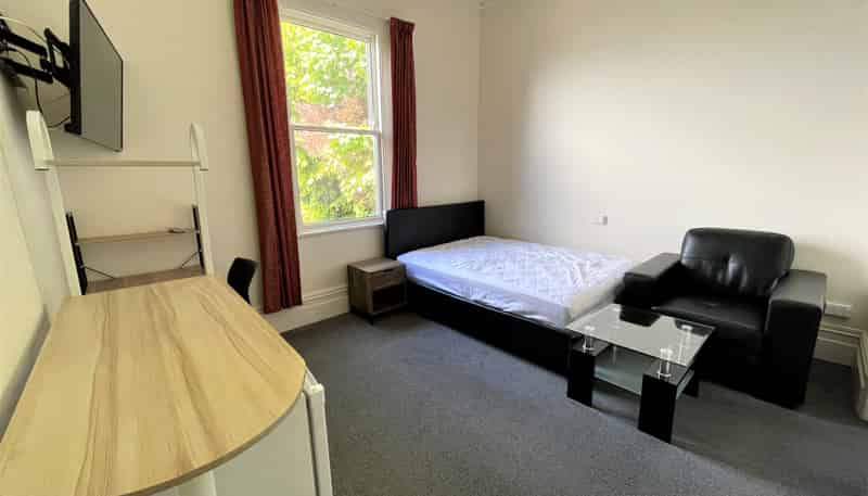 Room 2/148 London Street, Dunedin Central