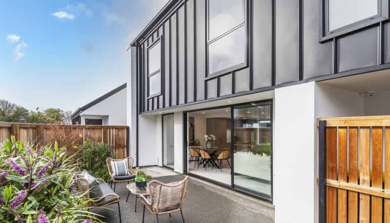 2/143 Cranford Street, Saint Albans