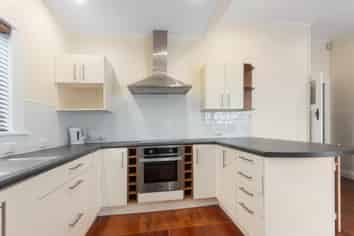 106 Astley Avenue, New Lynn