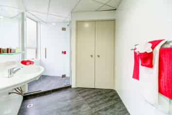 Auckland CBD - Profitable Hotel Lease