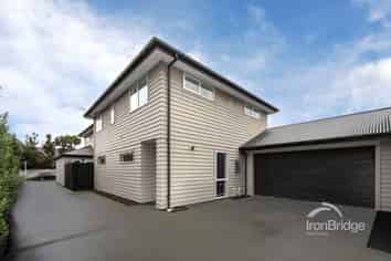 21B Dickens Street, Addington